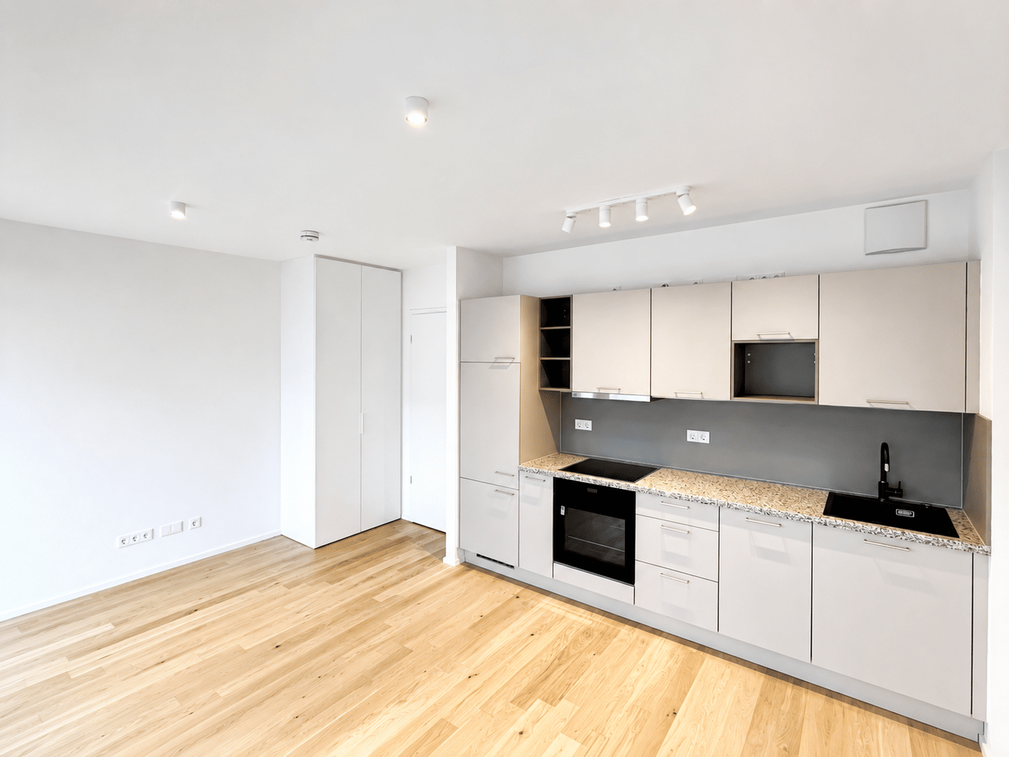 Neue Sonnige Teilmobiliert 1-Zimmer-Wohnung – Sofort bezugsfertig – München – Vorschaubild 3