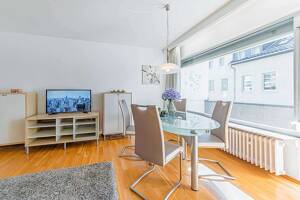 Gepflegt möblierte 2-Zimmer-Wohnung mit Balkon – 63067 Offenbach am Main – Vorschaubild 4
