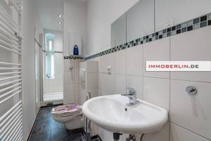 IMMOBERLIN.DE - Sehr angenehme Stuck-Altbauwohnung in ruhiger Lage – 10555 Berlin – Vorschaubild 4