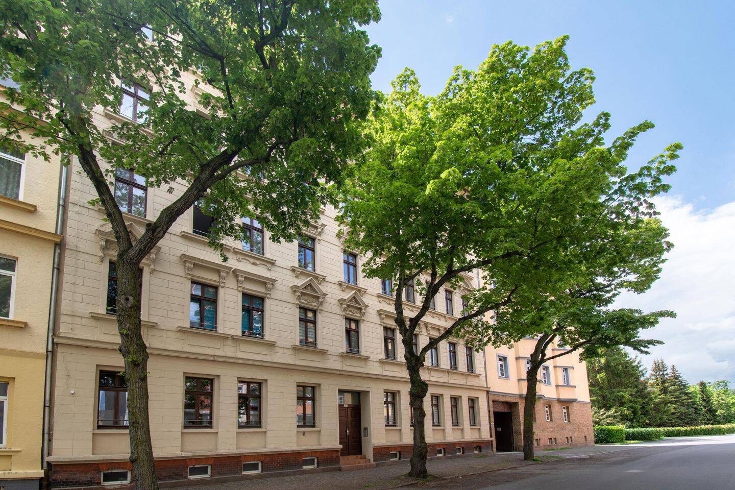 WOHNEN AUF ZWEI ETAGEN AM MARIANNENPARK | 3 Zimmer mit Balkon, Tageslichtbad und PKW-Stellplatz