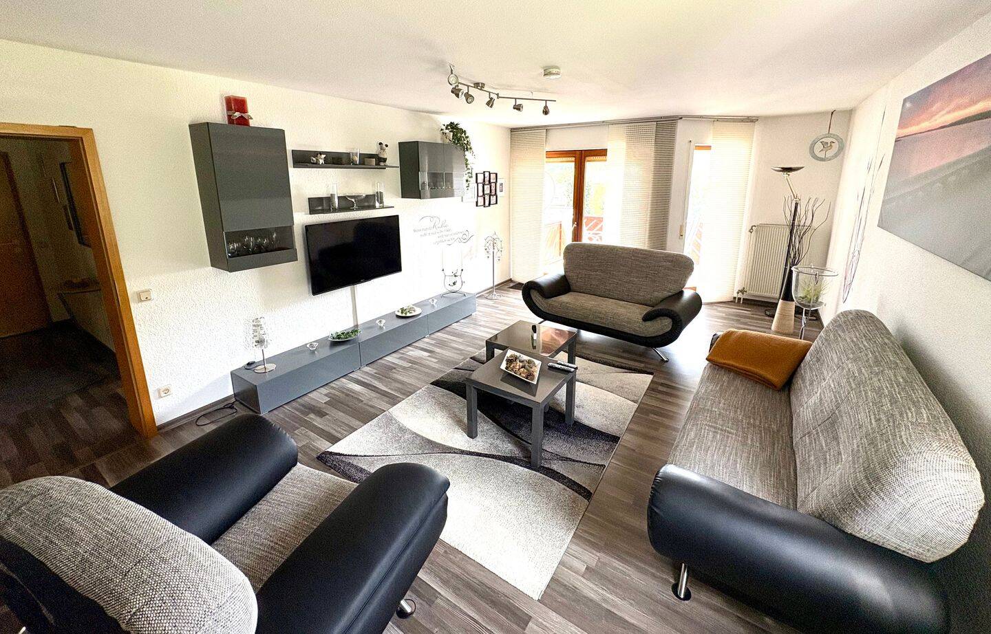 Schöne Eigentumswohnung mit Balkon, Stellplatz und Kellerraum – Eschenburg – Vorschaubild 4