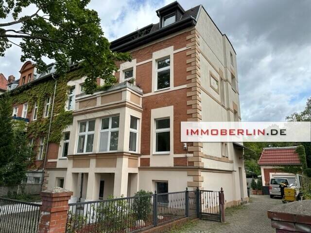IMMOBERLIN.DE - Toplage! Sehr attraktives Mehrfamilienhaus + Remise nahe Kranoldplatz
