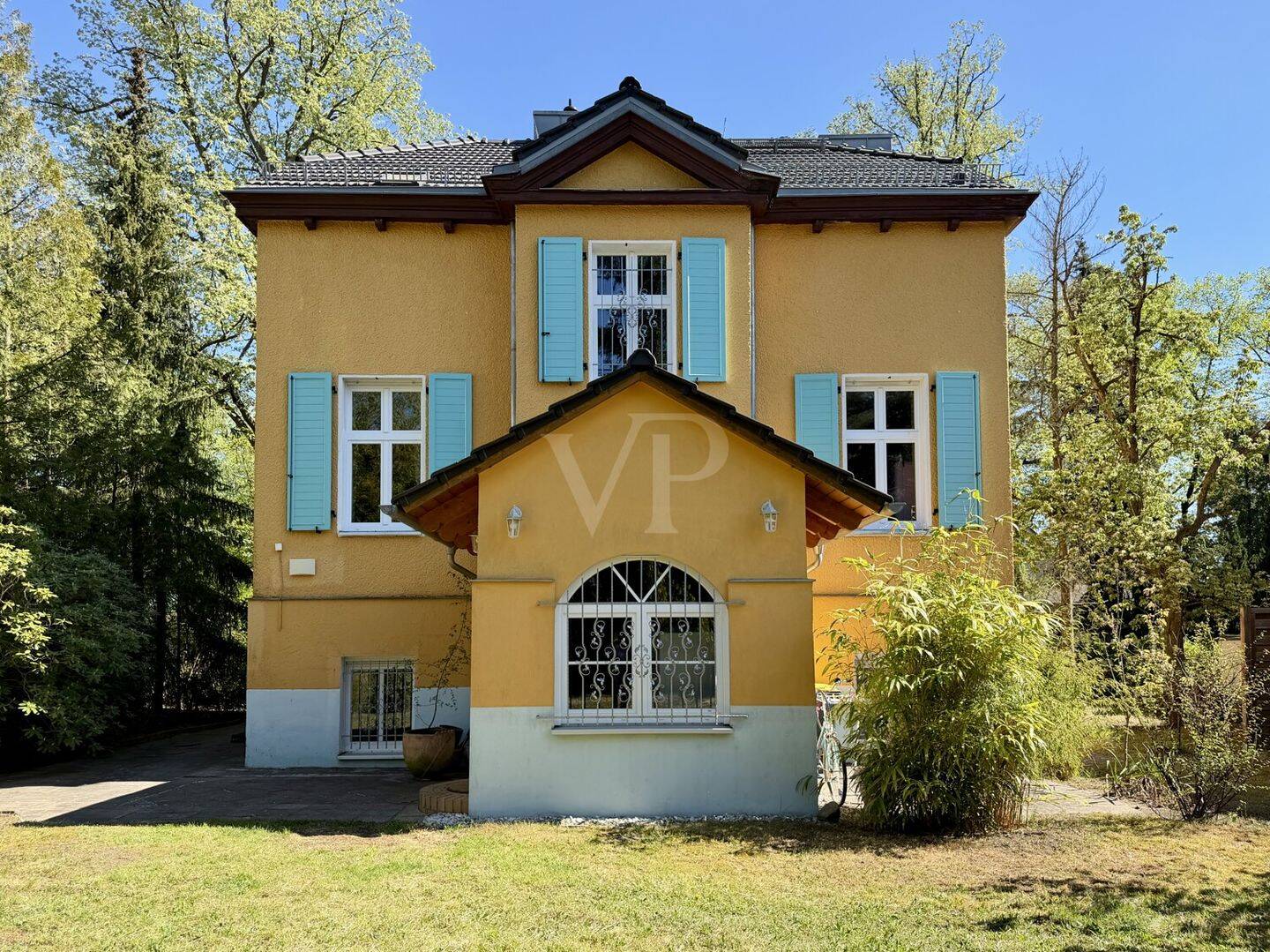 Stilvolle Gründerzeitvilla in Wassernähe - hochwertig kernsaniert mit Sauna & Nebengelass