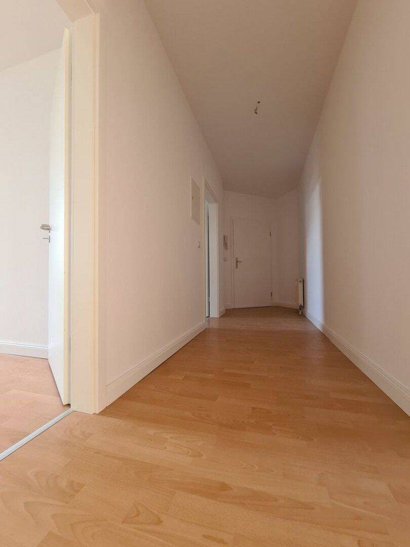 Moderne Wohnung mit Einbauküche, 3-Zimmer, offener Grundriss und Balkon in Chemnitz – Chemnitz – Vorschaubild 3