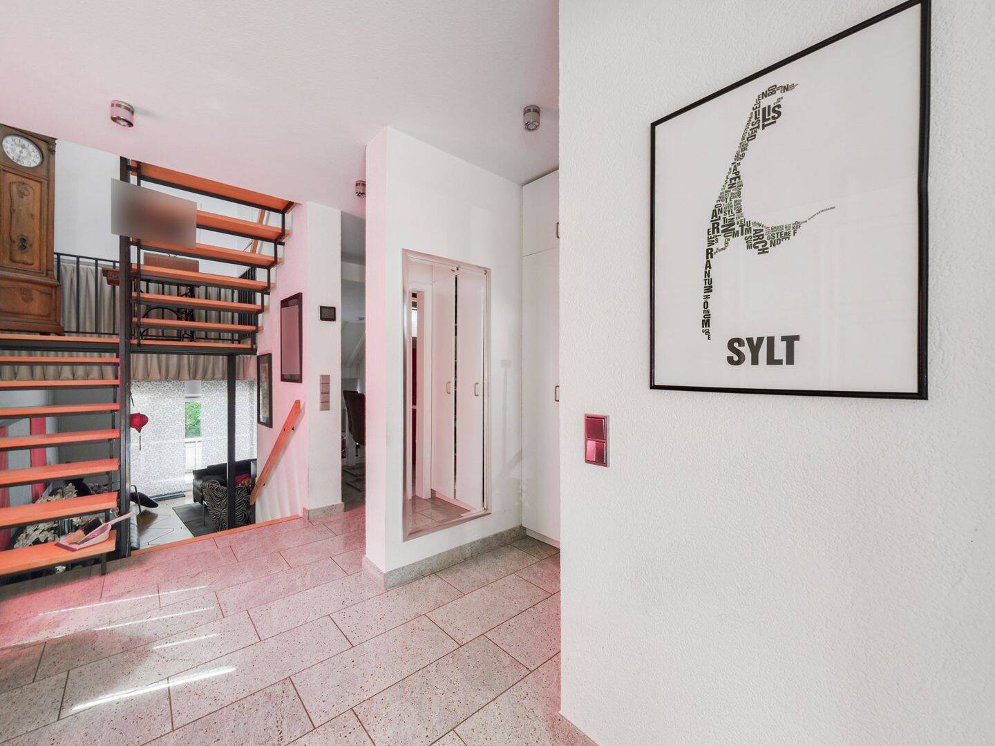 Besonderes Wohngefühl im Split-Level-Stil. Freistehendes Einfamilienhaus mit Einliegerwohnung in ruhiger Wohnlage – Solingen – Vorschaubild 6