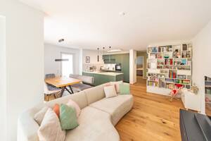 Exklusive 4-Zimmer-Wohnung mit Terrasse und Garten in ruhiger Lage in München-Daglfing (Bogenhausen) – 81929 München – Vorschaubild 3