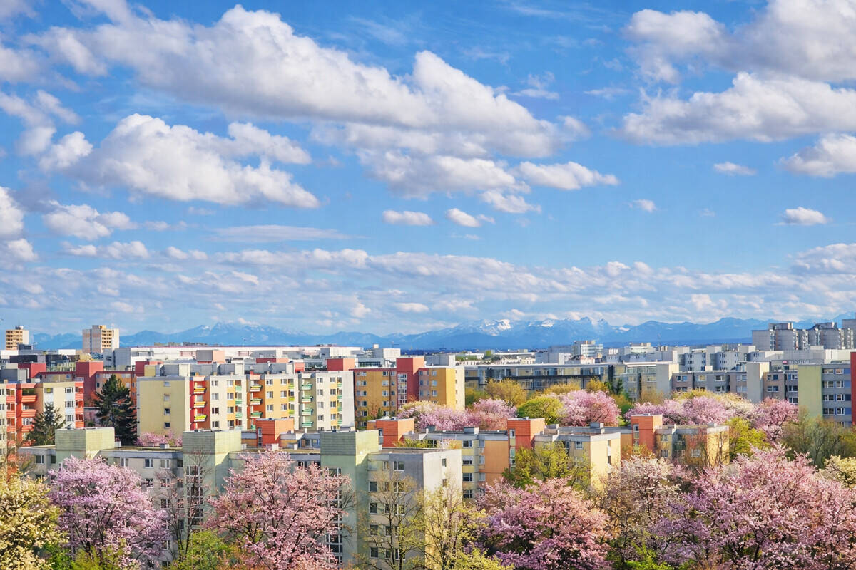 3-Zimmer Panorama-Eckwohnung im 10. OG mit Alpenblick, Südbalkon & Tiefgarage am Ostpark – München – Vorschaubild 3