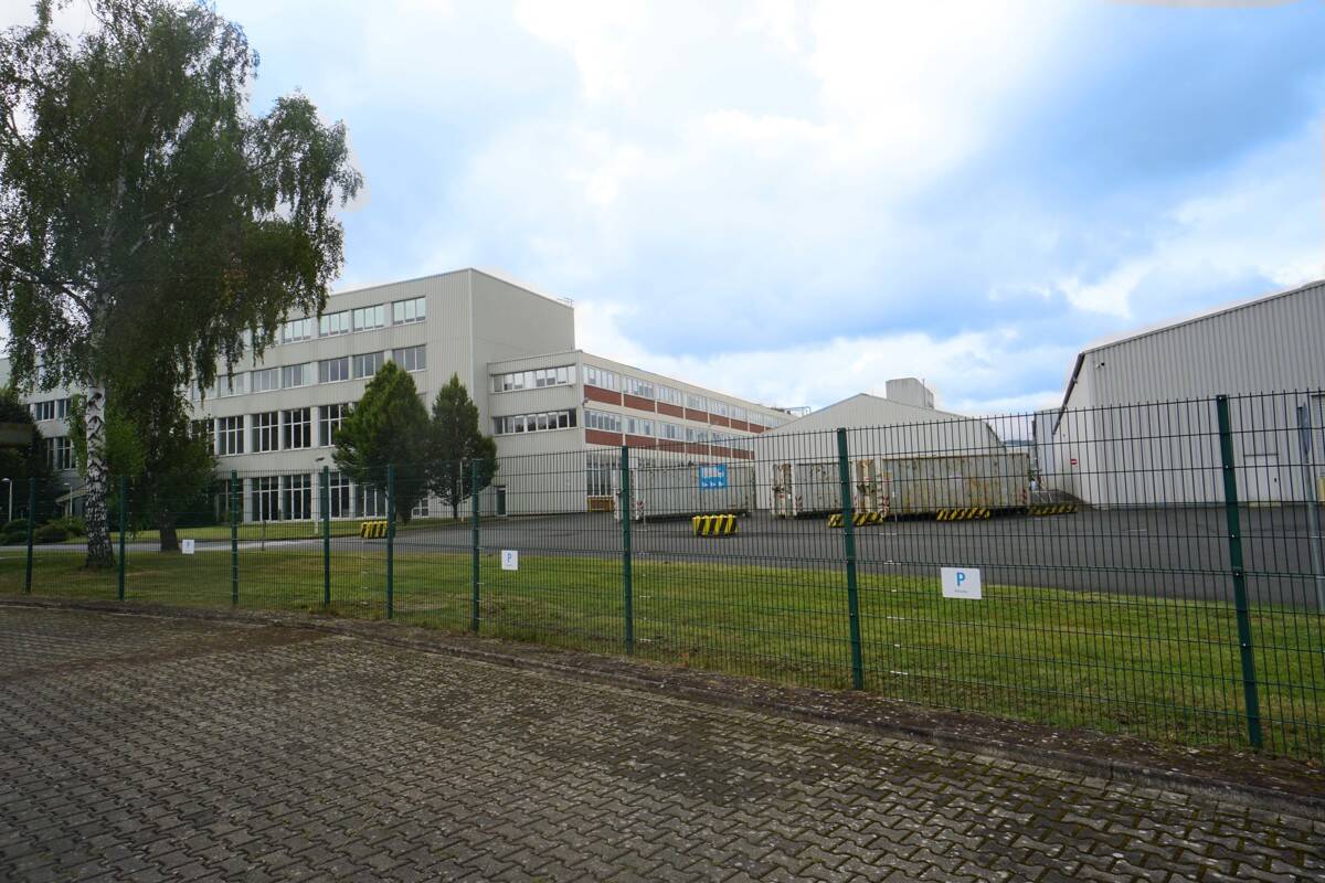 Werkhalle mit LED-Beleuchtung ca. 1.000 m², Freiflächen uvm. in Bad Wildungen zu vermieten!