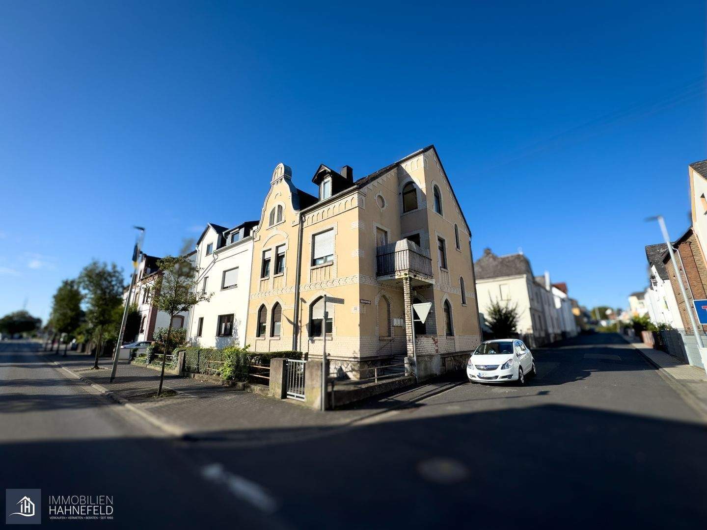 Mehrfamilienhaus in zentraler Lage von Elz – Elz – Bild 1 von 7