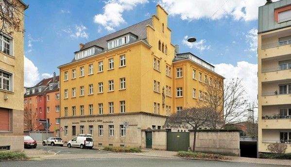 Altbauperle mit Seltenheitswert: Großzügige 8 Zimmer und unverwechselbarer Charakter – Fürth – Vorschaubild 2