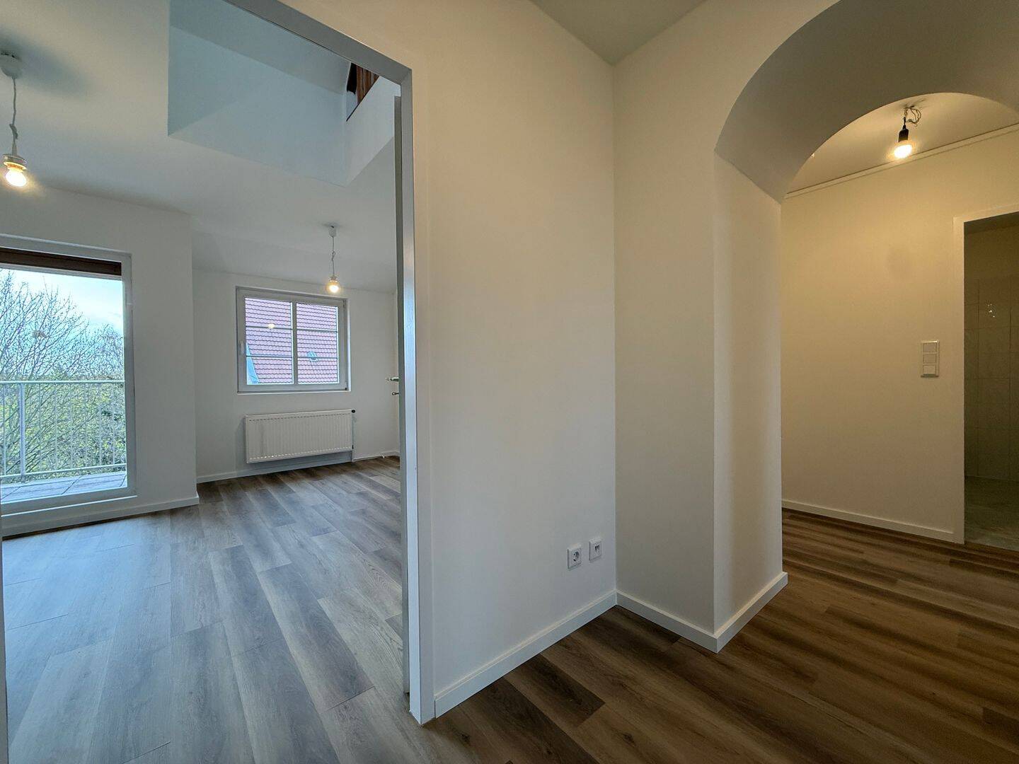 Großzügige, bezugsfreie 3-Zimmer-Maisonette-Dachgeschosswohnung mit Flair im charmanten Altbau! – Berlin – Vorschaubild 5