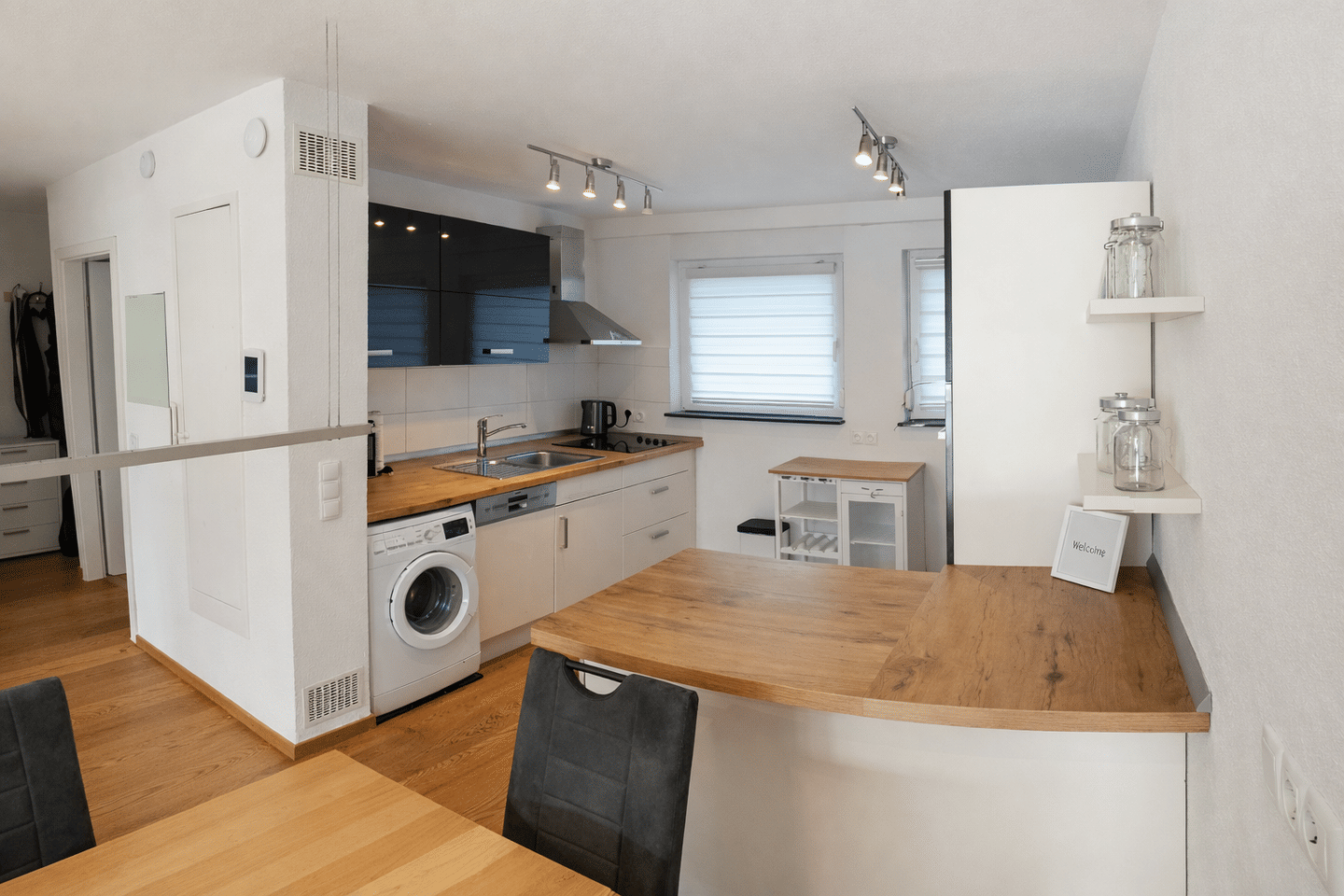 2 Zimmer Wohnung 61m2 mit Balkon vollmöbliert Nürnberg Messe – Nürnberg – Vorschaubild 5