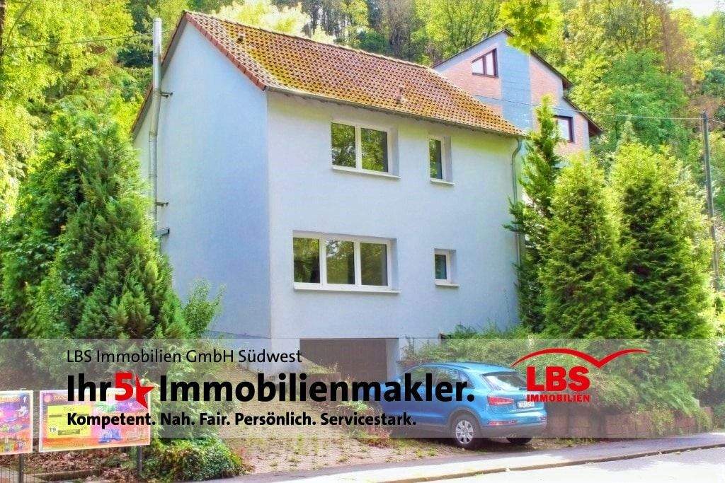 Renoviertes Einfamilienhaus Nähe Uni Tarforst mit Kaminofen, kleinem Garten u. 3 Terrassen – Trier – Bild 1 von 9