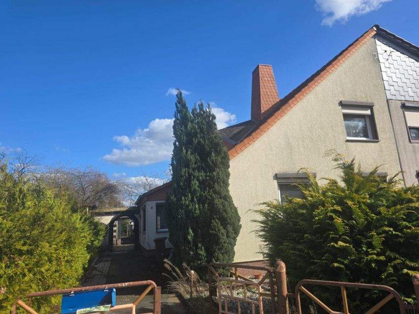 In ruhiger Siedlung gelegenes Einfamilienhaus! – Bitterfeld-Wolfen – Bild 1 von 9