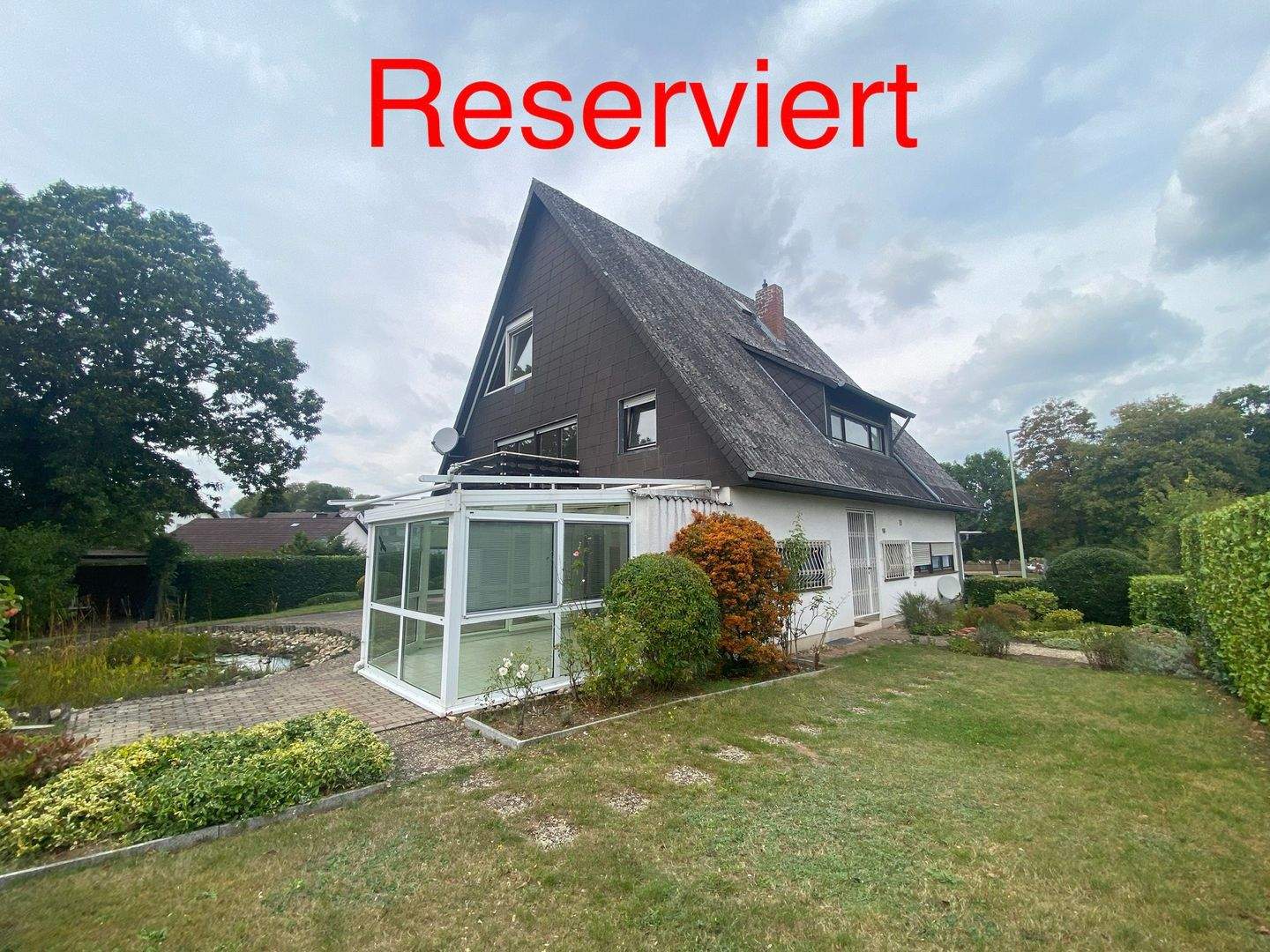 !OHNE Käuferprovision! Einfamilienhaus mit großem Grundstück und großzügiger Einliegerwohnung in Waldmohr – Waldmohr – Bild 1 von 9