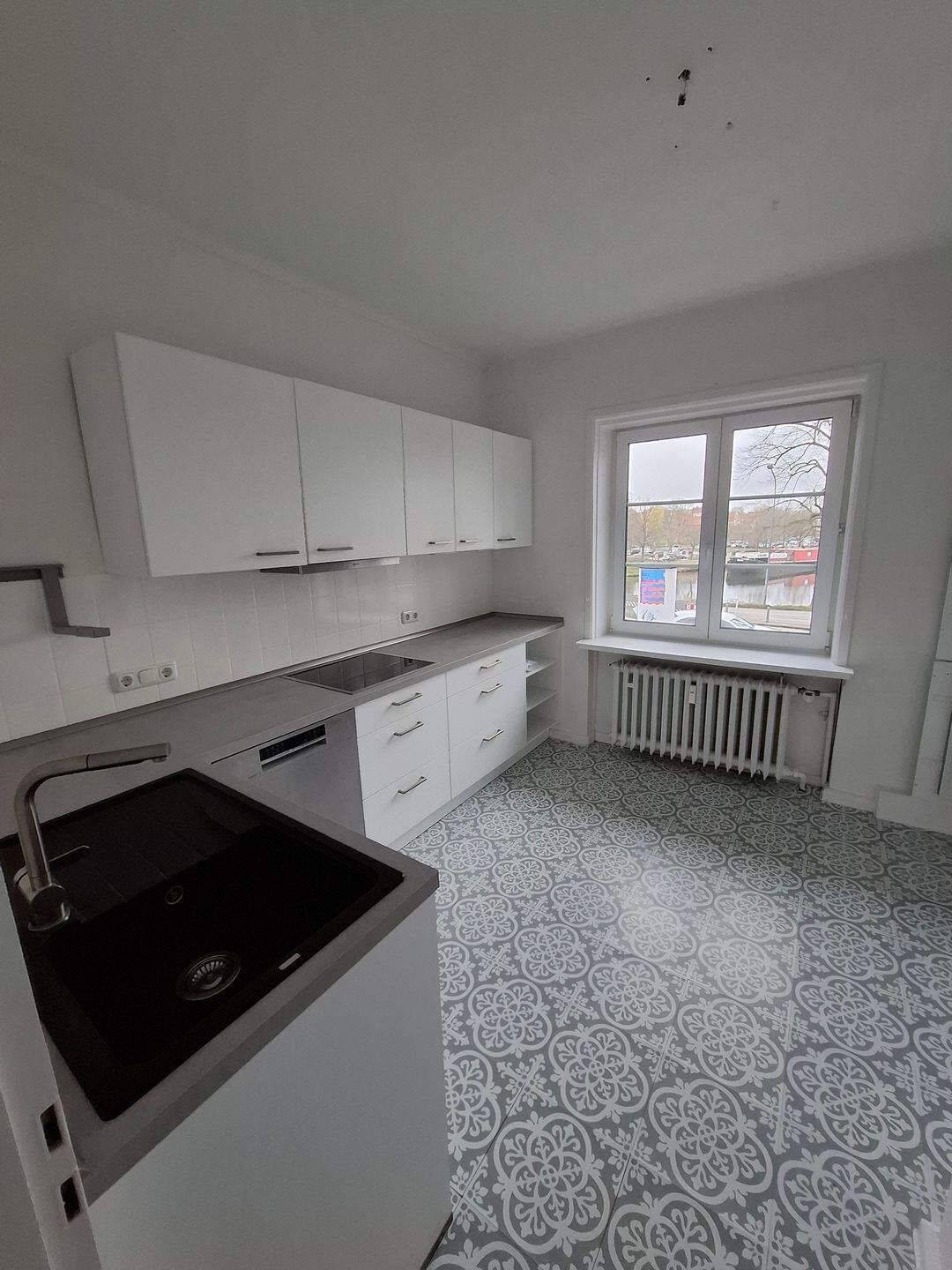 Traumhafte Altbauwohnung mit Balkon & Wasserblick vor der Lübecker Altstadt – Lübeck – Vorschaubild 4