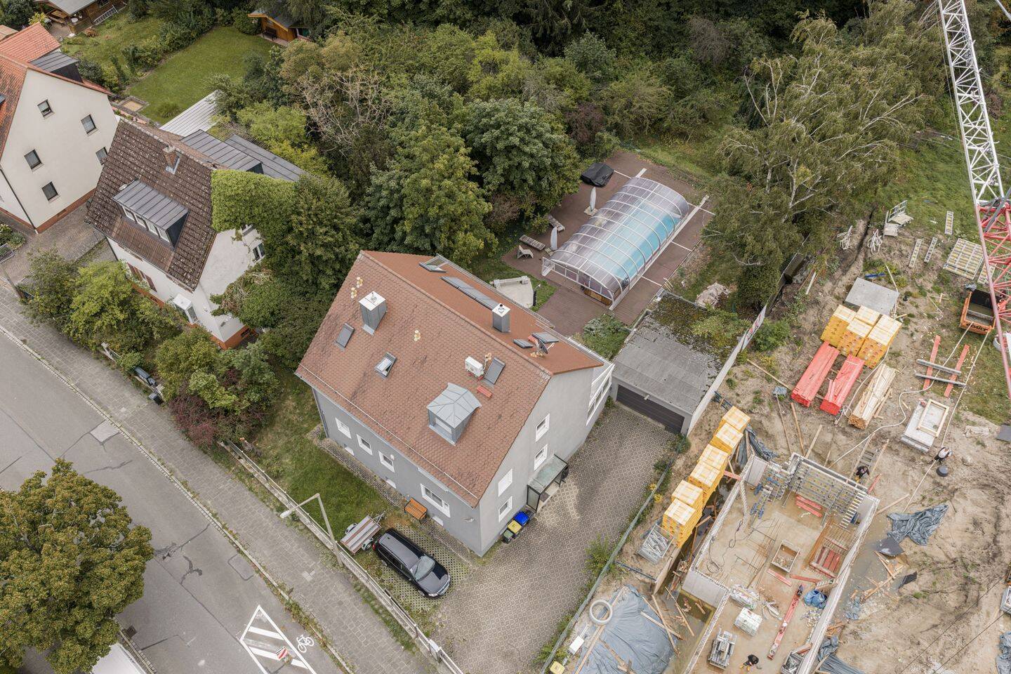 Charmantes Zweifamilienhaus mit großem Garten & Pool in ruhiger Lage – Nürnberg – Vorschaubild 4