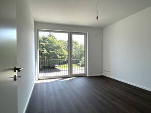 Großzügige 3-4 Zimmer Wohnung mit Terrasse und Gartenanteil – 22335 Hamburg – Vorschaubild 4