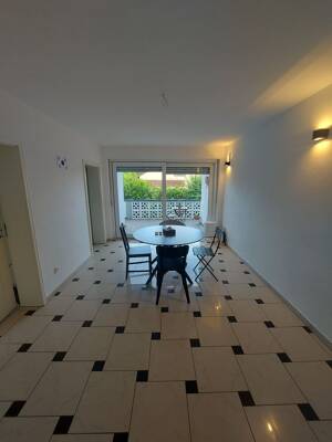 Große EG-Wohnung mit Garten, Kamin & Garage – 93161 Sinzing – Vorschaubild 8