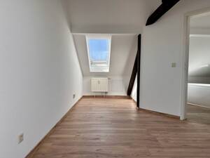 Frisch sanierte 3-Zimmer-Maisonette mit neuer Küche und zwei Bädern – 1129 Dresden – Vorschaubild 9