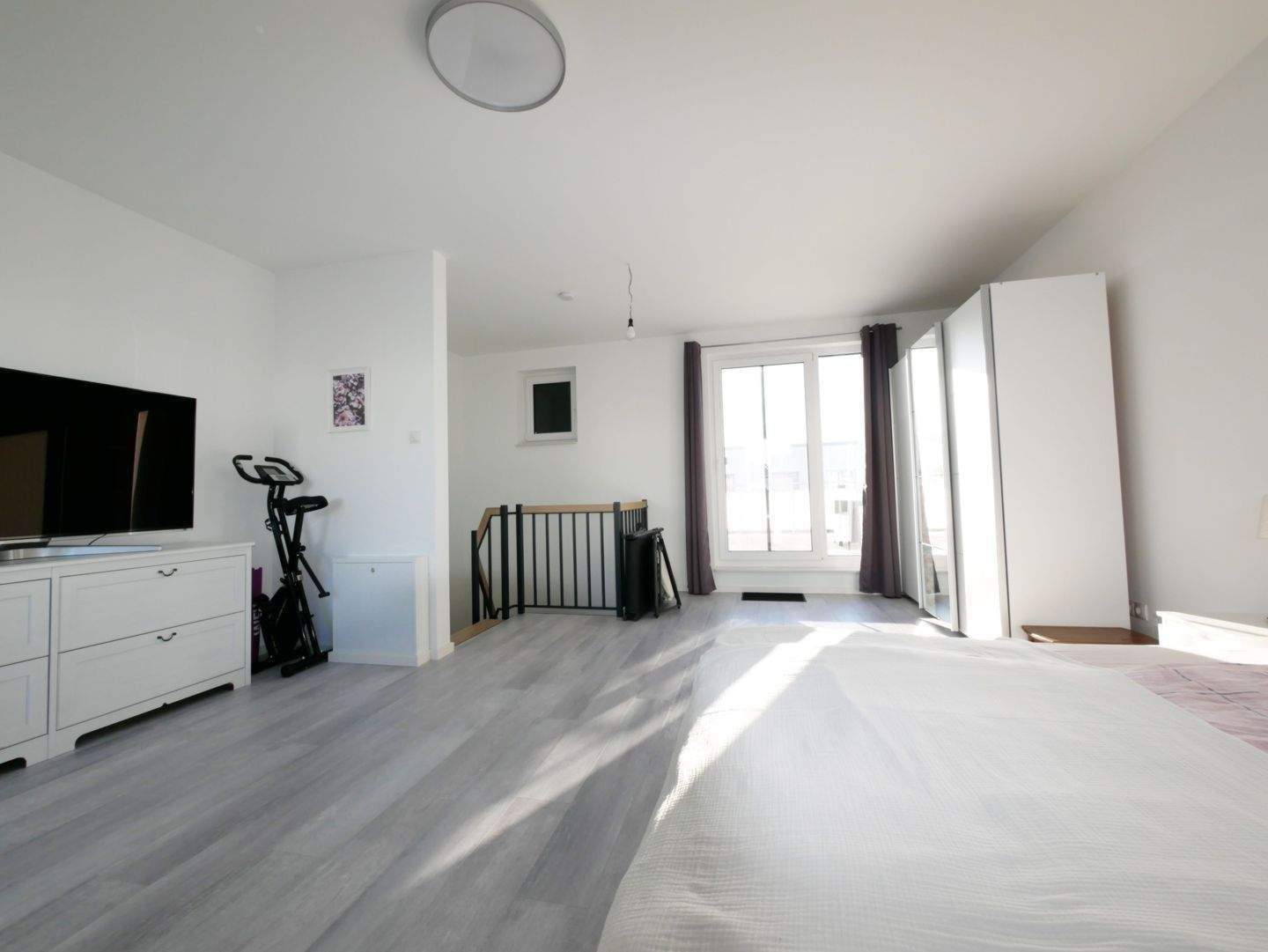 Neuwertiges, topp ausgestattetes MRH mit Vollkell. + Dachterrasse – Norderstedt – Vorschaubild 6