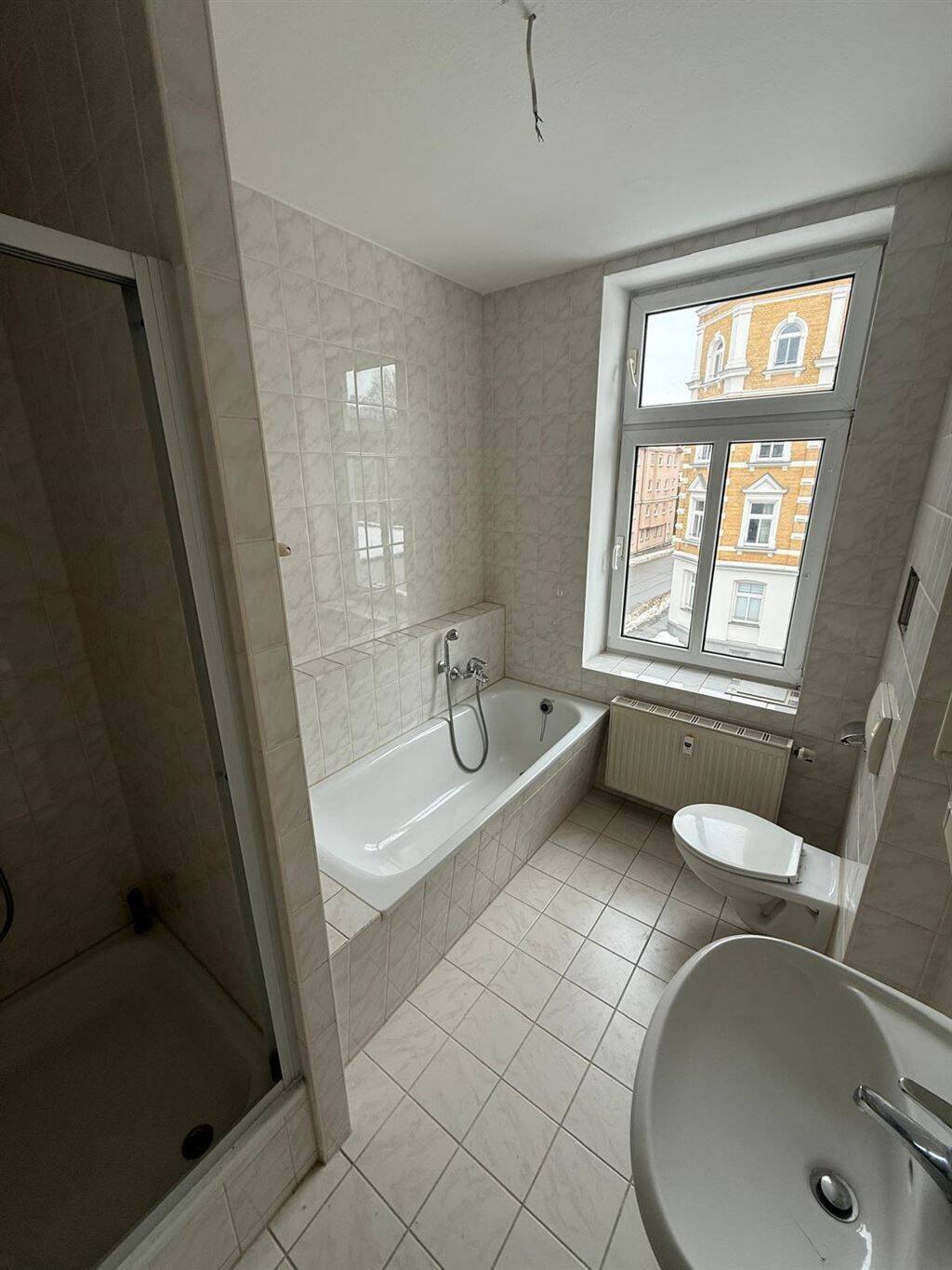 Gemütliche 2-Zimmer mit Laminat, Wanne und Dusche in ruhiger Lage – Chemnitz – Vorschaubild 6