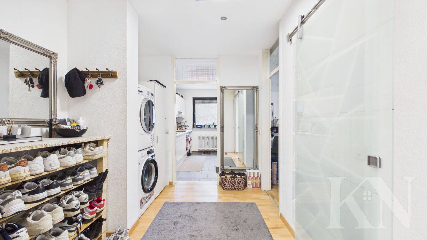 Top-Lage: Erdgeschosswohnung mit Balkon, TG-Stellplatz & Wellnessbereich in Saarbrücken-Rotenbühl – Saarbrücken – Vorschaubild 3