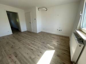 Helle 2-Zimmer Wohnung im 4.OG am Südstadtpark in Fürth! – 90763 Fürth – Vorschaubild 3