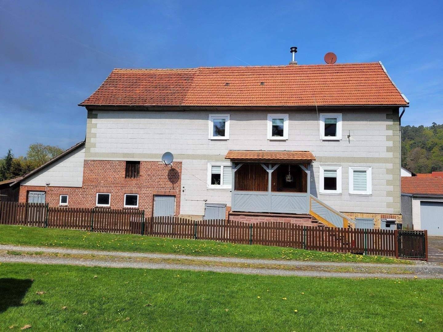 GEMÜTLICH!!! Fachwerkhaus mit Nebengebäuden in Neuenstein-Aua – Neuenstein – Bild 1 von 9