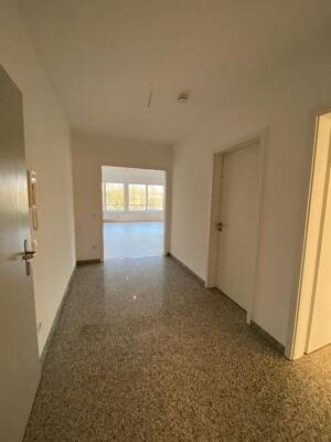 Großzügige Drei-Zimmer Wohnung mit Küche und Loggia am Stadtwerder – 28199 Bremen – Vorschaubild 4