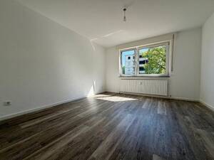 Erstbezug nach Sanierung: 4-Zimmer-Wohnung mit offener Wohnküche, Balkon und Stellplatz in Mainz-Mombach – 55120 Mainz – Vorschaubild 7
