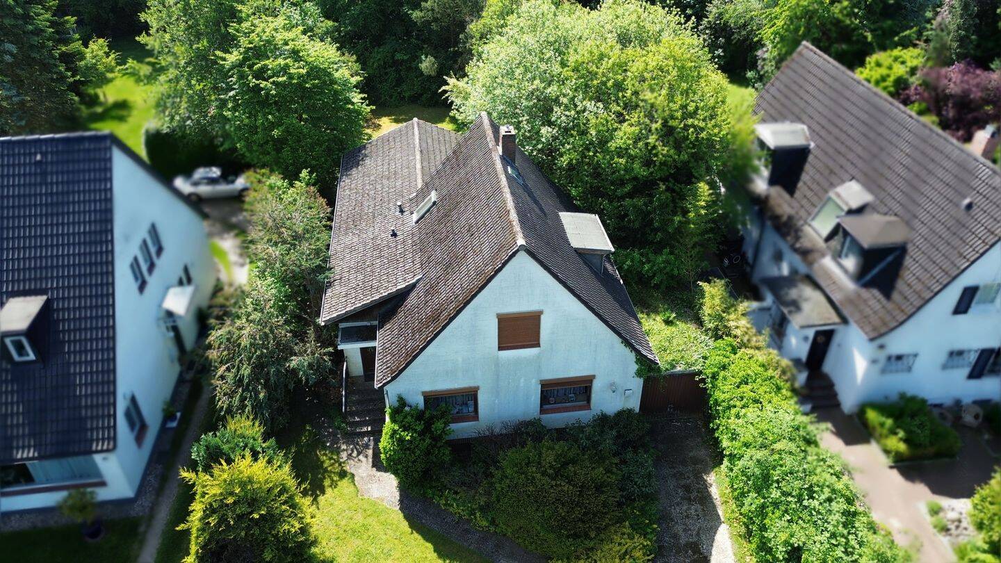 Sanierungsbedürftiges Einzelhaus in Hummelsbüttel, alsternah & ruhig gelegen