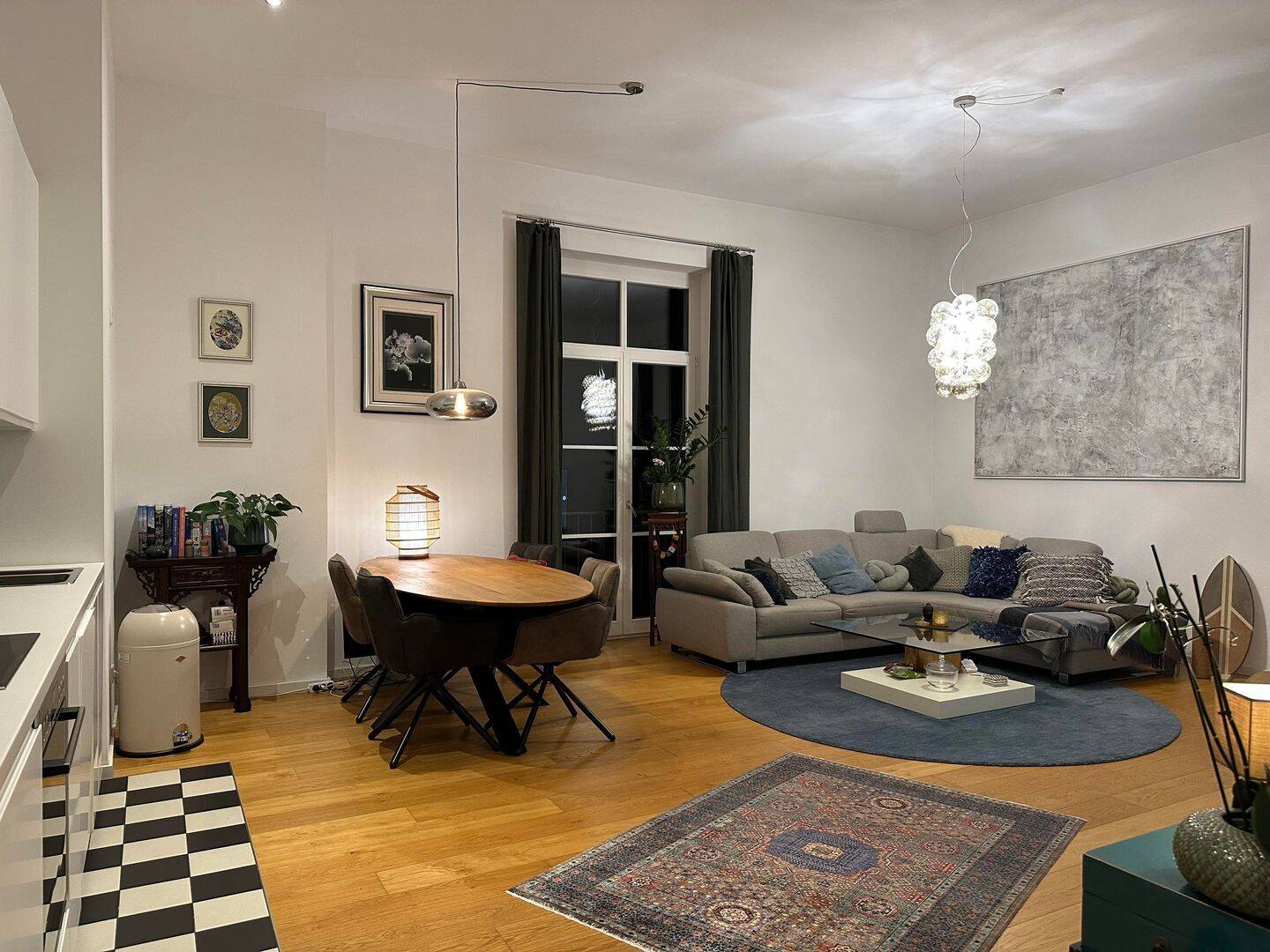 Moderne voll- oder teilmöblierte 3-Zimmer Altstadtwohnung mit Balkon & Tiefgaragenstellplatz (2,5 - 3 Jahre) – Ingolstadt – Vorschaubild 8