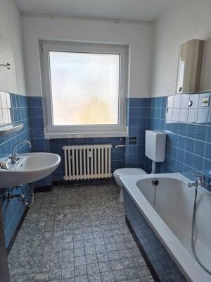 Großzügige 4-Zimmerwohnung mit Balkon in begehrter Wohnlage von Bonn-Röttgen! – 53125 Bonn – Vorschaubild 9
