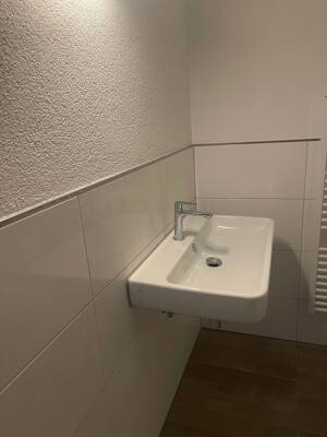 Modernisierte 3-Zimmer-Wohnung mit 2 Balkonen in ruhiger Lage von Stuttgart-Zuffenhausen – 70437 Stuttgart – Vorschaubild 8