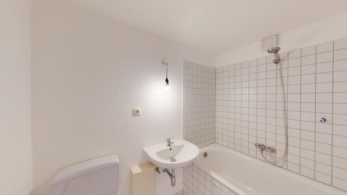 HELLE 1-ZIMMER-WOHNUNG MIT EINBAUKÜCHE - ZENTRAL IN DER DÜSSELDORFER ALTSTADT – Düsseldorf – Vorschaubild 8