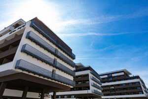 Möblierte Komfort XL-Apartments mit Balkon im CAMPUS VILLAGE Neu-Ulm – 89231 Neu-Ulm – Vorschaubild 5