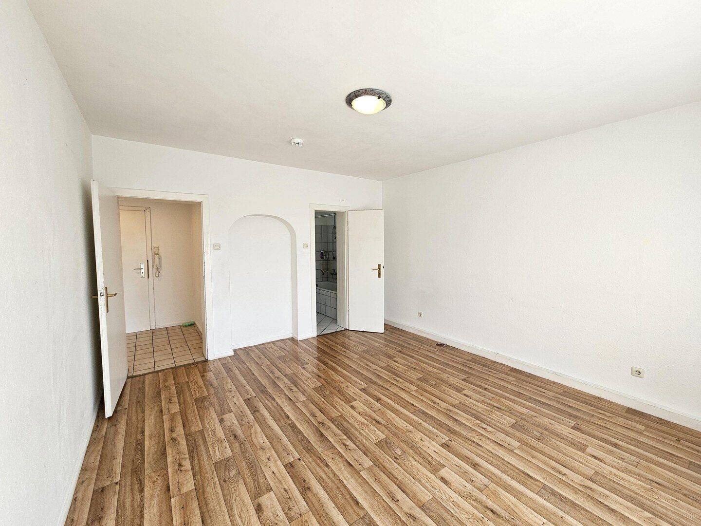 Leere Wohnung mit schönem Schnitt in Citylage – Düsseldorf – Vorschaubild 7