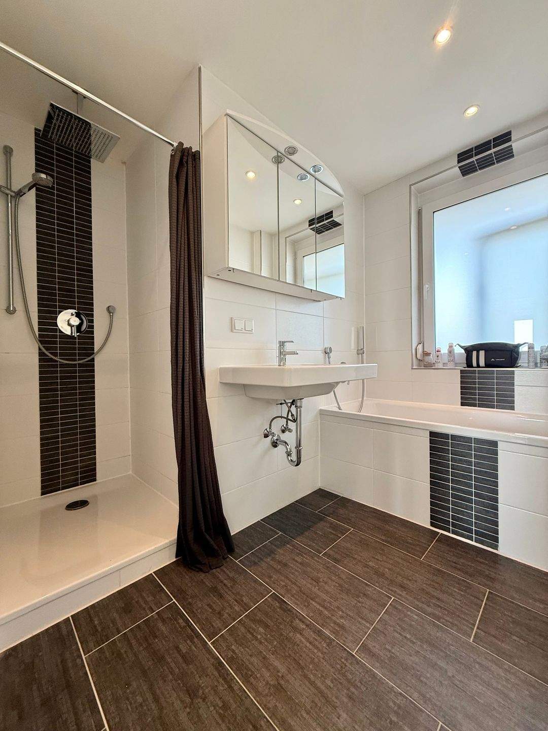 Moderne, helle 3 Zimmer Wohnung mit großem Balkon – Nürnberg – Vorschaubild 7
