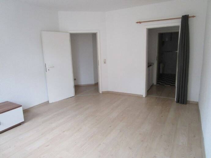 Helle und geräumige 1-Raum-Wohnung in Reudnitz mit Küchenzeile – Leipzig – Vorschaubild 5