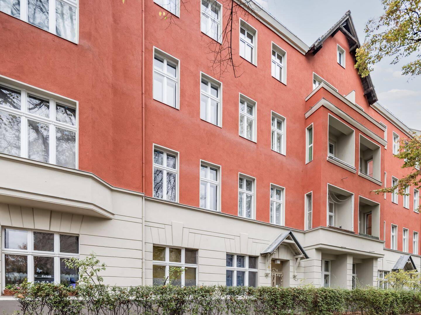 Berlin-Wilmersdorf: Vermietete 3,5-Zimmer-Altbauwohnung im Gründerzeitensemble mit Balkon