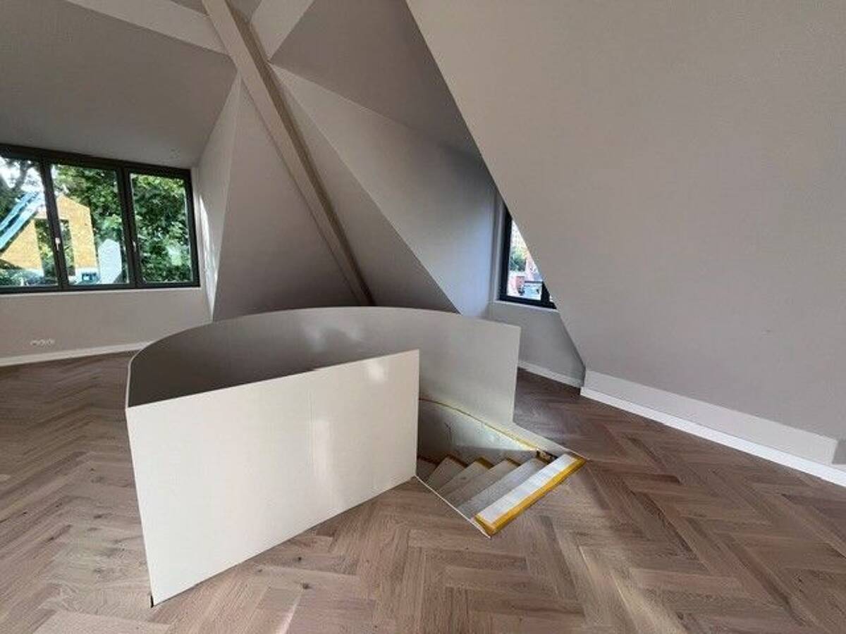 Exklusives Penthouse mit besonderem Charme: Wohnen im Grüneburgviertel – 60323 Frankfurt am Main – Bild 1 von 9