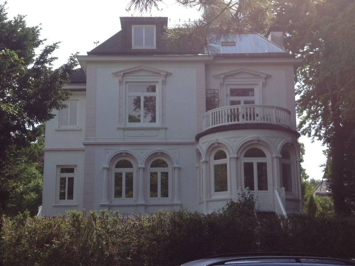Erstbezug nach Sanierung: Leben im Dachgeschoss einer Jugendstilvilla in Hamburg Othmarschen – 22605 Hamburg – Bild 1 von 9