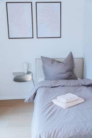Ein Preis, alles drin. Möbliert wohnen, Studio in der ersten Etage – 30519 Hannover – Vorschaubild 2