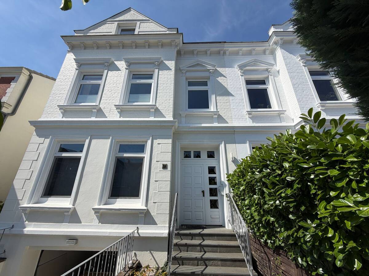 St. Jürgen, freie Wohnung mit Wintergarten und Garage mit 139m² Wfl. – 23560 Lübeck – Bild 1 von 9