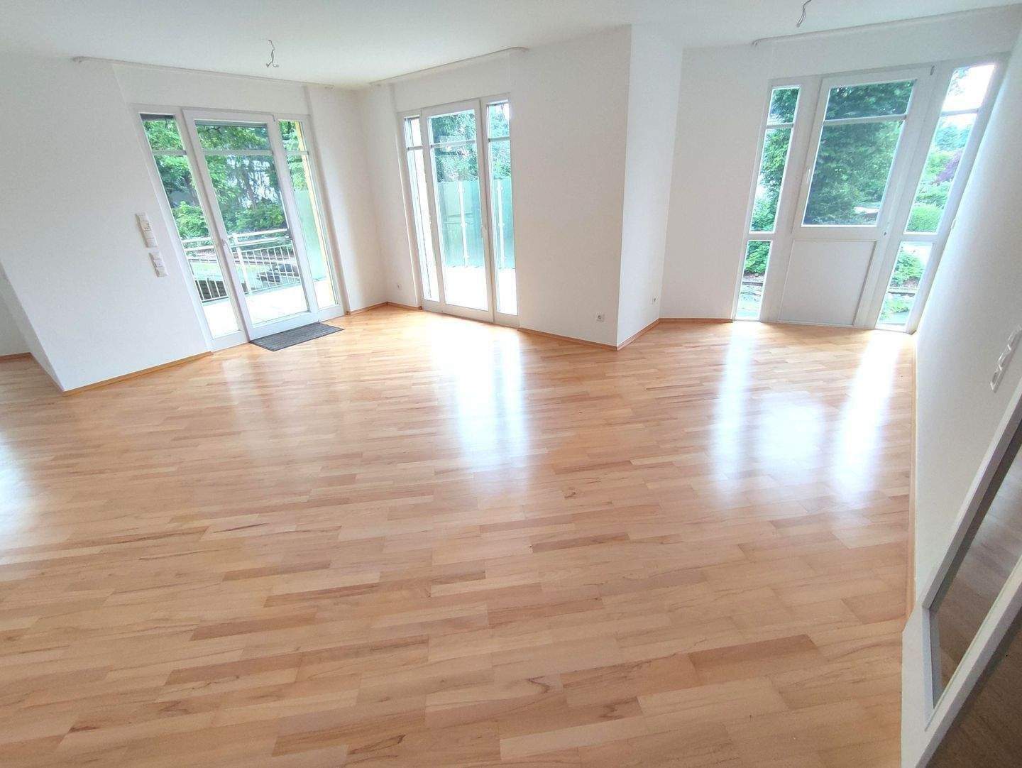 Attraktive, modern ausgestattete 3-Zimmer-Wohnung mit Aufzug und idyllischem Grünblick.