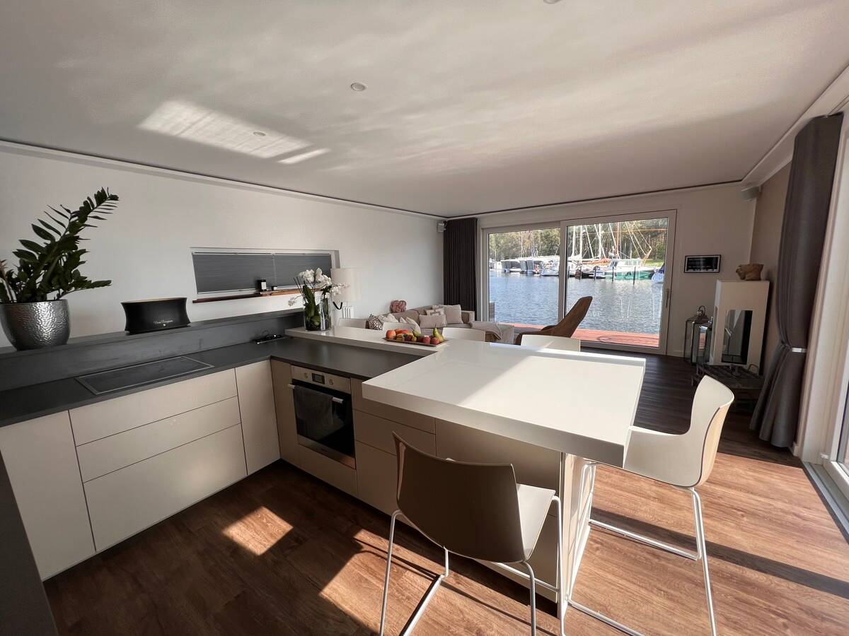 LUXUS Hausboot - 3 Etagen - 100m² Wohnen + 120 m² SONNENTERRASSE - Kamin, Kino, komplett individuell – 14467 Potsdam – Bild 1 von 9