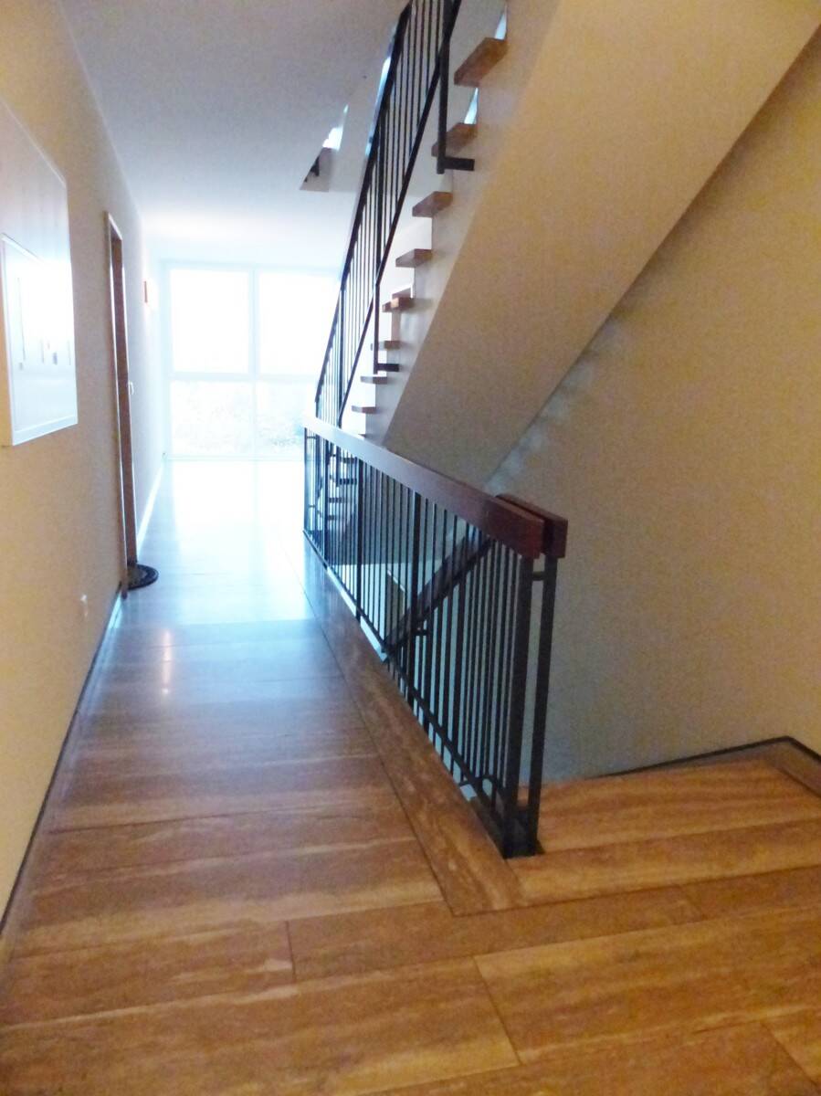 ++ VOLL MÖBLIERTES BARRIEREFREIES APPARTEMENT MIT BALKON UND AUFZUG ++ – Solingen – Vorschaubild 3
