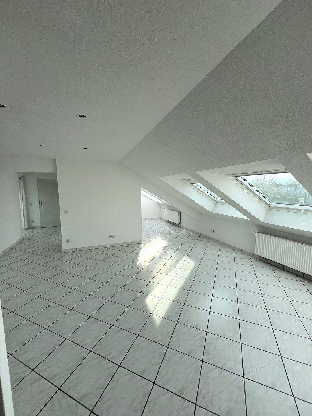 2,5-ZKB Dachgeschosswohnung im Nauwieser Viertel – Rotenbergstraße, Saarbrücken