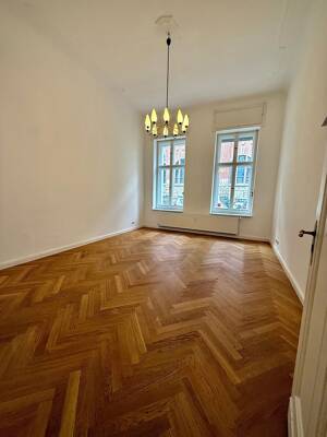 Altbaujuwel in Bestlage Fischgrät Designbad und ruhiger Innenhof nahe Kudamm – 10629 Berlin – Vorschaubild 4